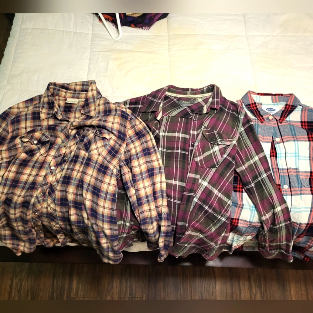Women's button down plaid shirts